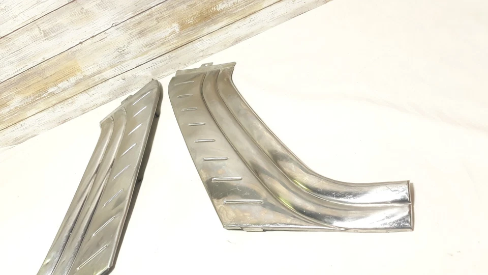 Hudson Super Wasp 1954 panel trasero Qtr acero inoxidable diagonal borde Rh/Lh fabricante de equipos originales Foto 3 de 4