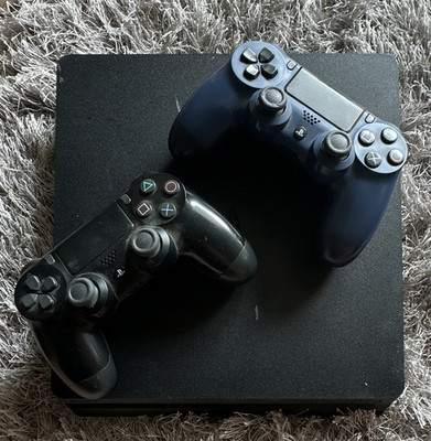 Sony PlayStation 4 PS4 Home Console w/ 2 DualShock 4 Controllers, Black USB-A