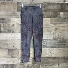 Evolution and Creation Women's M Gray Geometric Floral Print Capri Leggings