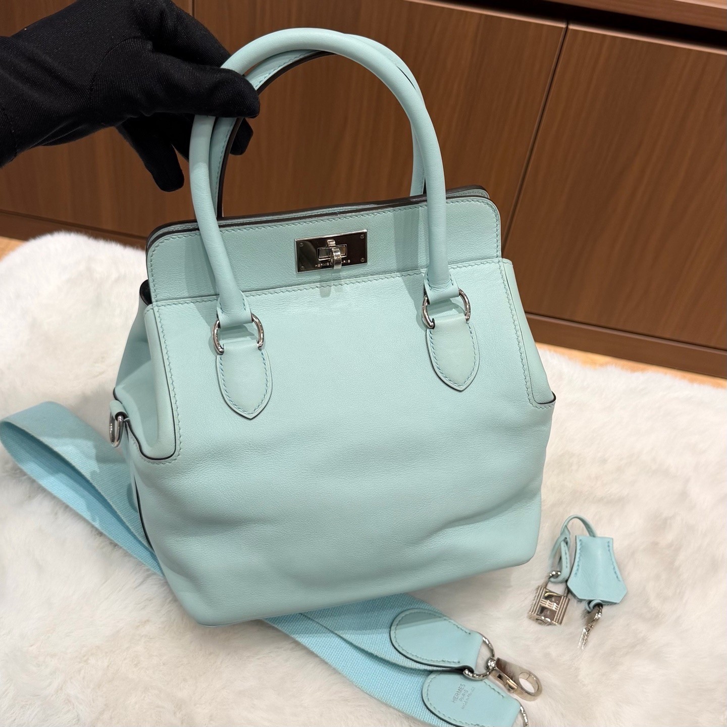 AUTH Hermès Toolbox 20 Blue Leather Silver Hardware Top Handle Crossbody Bag