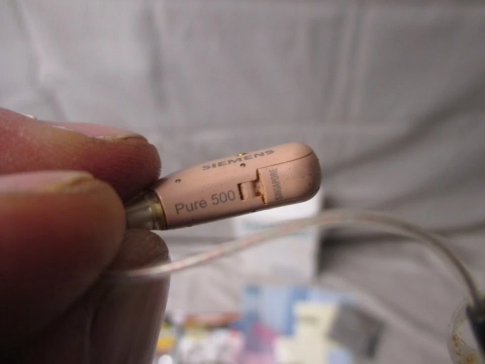 Цифровые слуховые аппараты SIEMENS PURE 500 RIC с чехлом | нуждаются в чистке | работают отлично - Изображение 4 из 4