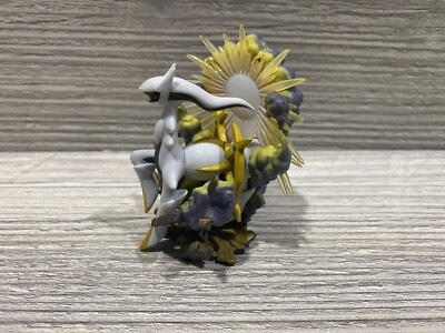 Official Arceus V Figure from Collection Box Pokémon TCG 2022