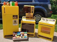 Rare Vtg Sears YELLOW Little Tikes Fridge Stove Microwave Food Corningware More