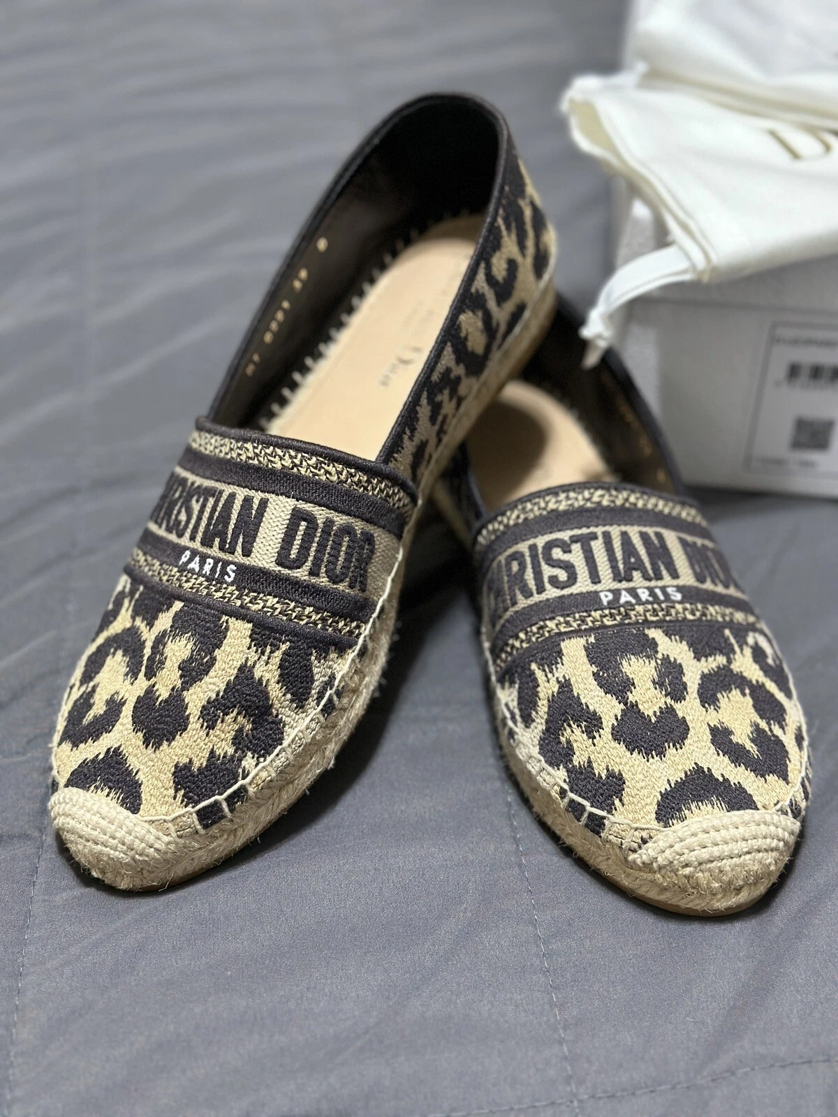 Dior Granville marron or beige logo léopard brodé espadrille plate 39 US 9
