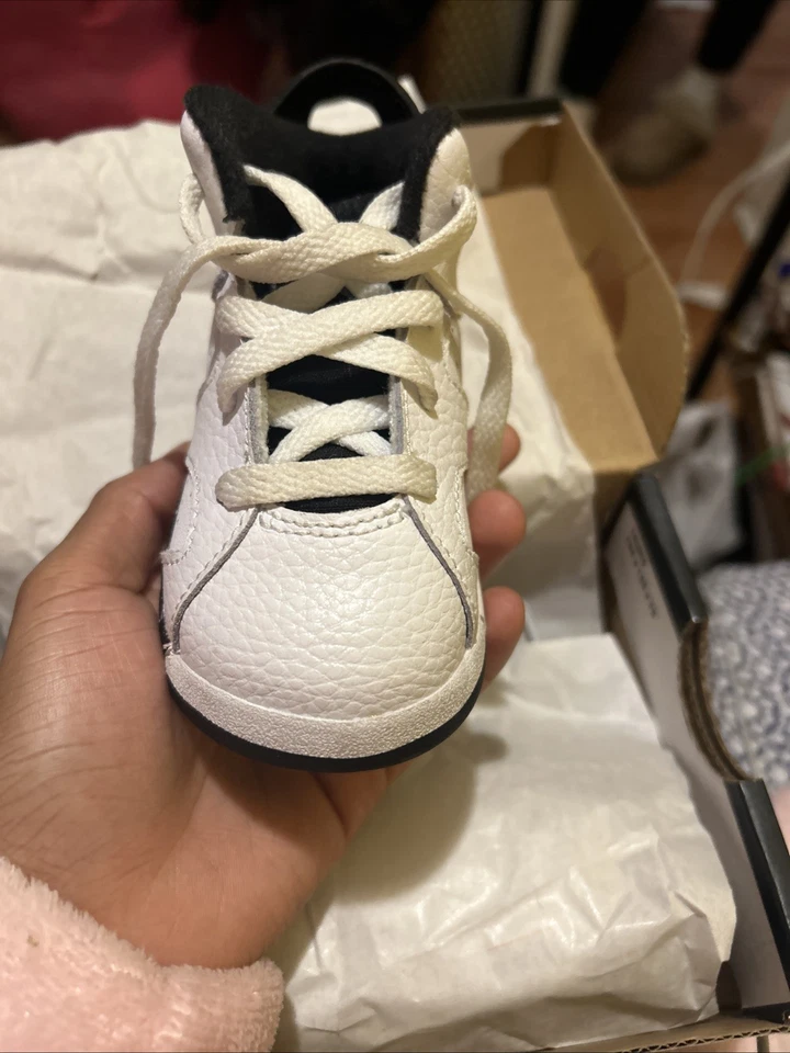 Air Jordan 6 Retro Niño Talla 7C Foto 2 de 4