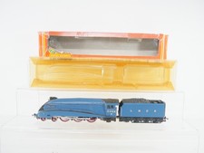 Hornby OO Gauge Steam Locomotive LNER A4 4468 Mallard