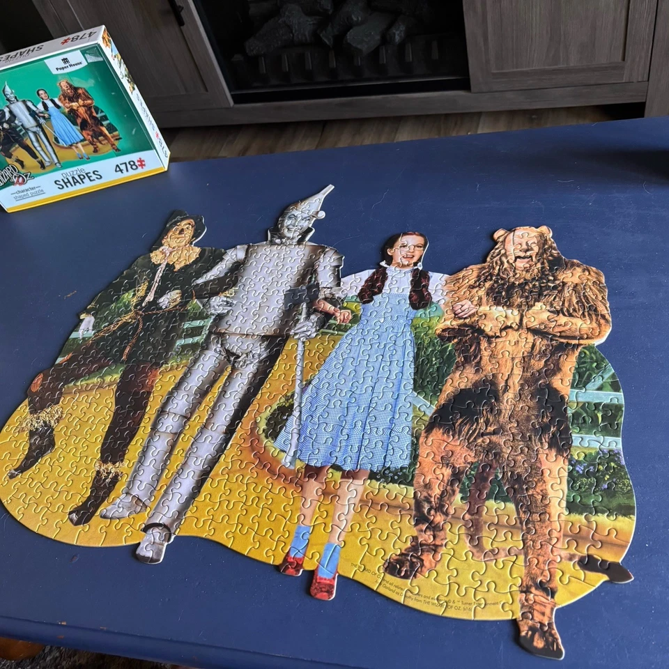 Paper House 478pc The Wizard Of Oz Character Shaped Puzzle! Size 33 x 27 in - Image 2 of 4