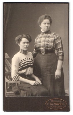 Photograph F. Schwarz, Potsdam, Brandenburgerstraße 49/52, two ladies in studio 