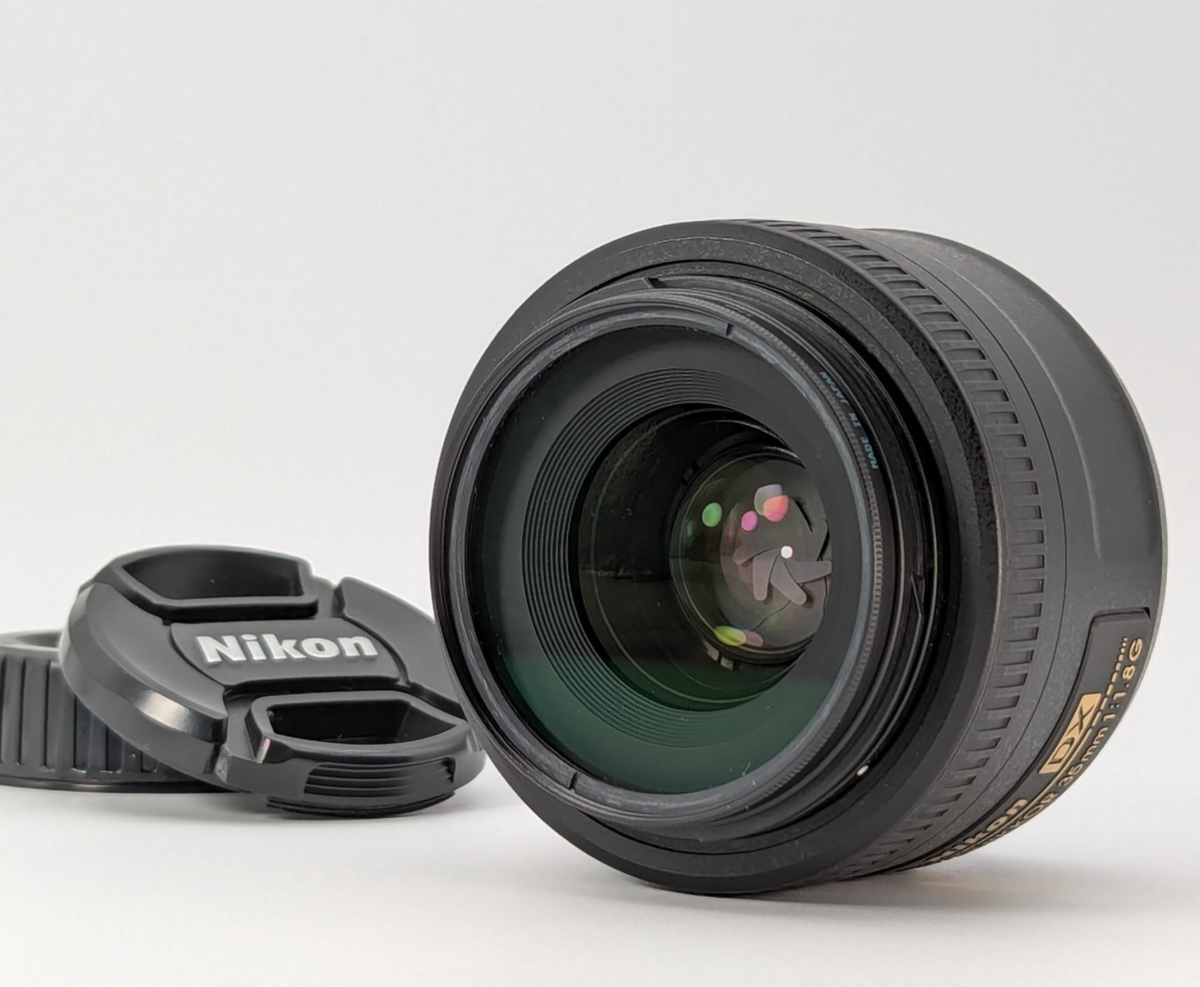 Nikon AF-S DX NIKKOR 35mm f/1.8G Lens for Digital SLR Camera [Near