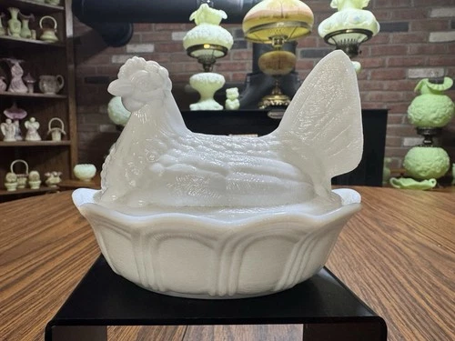 Vintage 1970s Fenton White Milk Glass Chicken Hen on Nest Covered 5.5" Dish