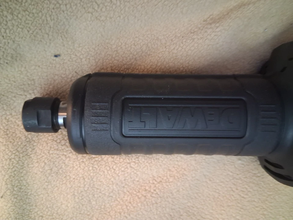 DEWALT DCG426B 20V MAX Velocidad Variable 1-1/2 pulg. Herramienta de amoladora de troqueles solo nueva sin caja Foto 3 de 4