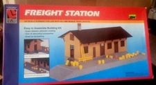 MODEL RAILROAD BUILDING structure model layout Freight Station