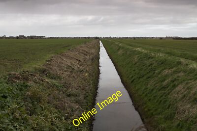 Foto 12x8 Abfluss von Ings Road Hannah Teil eines dichten Netzes von Abflüssen in c2013