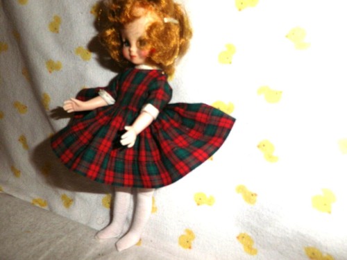 SIN MUÑECA ~ 1961 BETSY MCCALL Vestido a Cuadros Rojo/Verde de Navidad, Medias, 2 piezas, #89 - Imagen 3 de 6