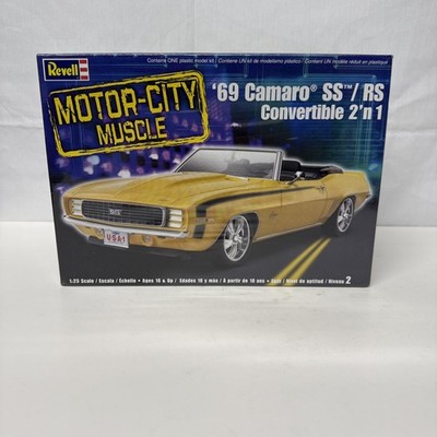 Revell  69 Camaro SS RS Convertible 1:25  Kit 85-2147 NIB Factory Sealed 2005