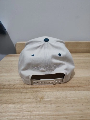 Vintage Charlotte Hornets Two Tone Twill Script Snapback Hat image 4