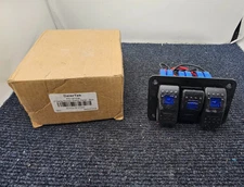 DAIERTEK PN-1813-BL: 3 Gang Rocker Switch Panel - Blue