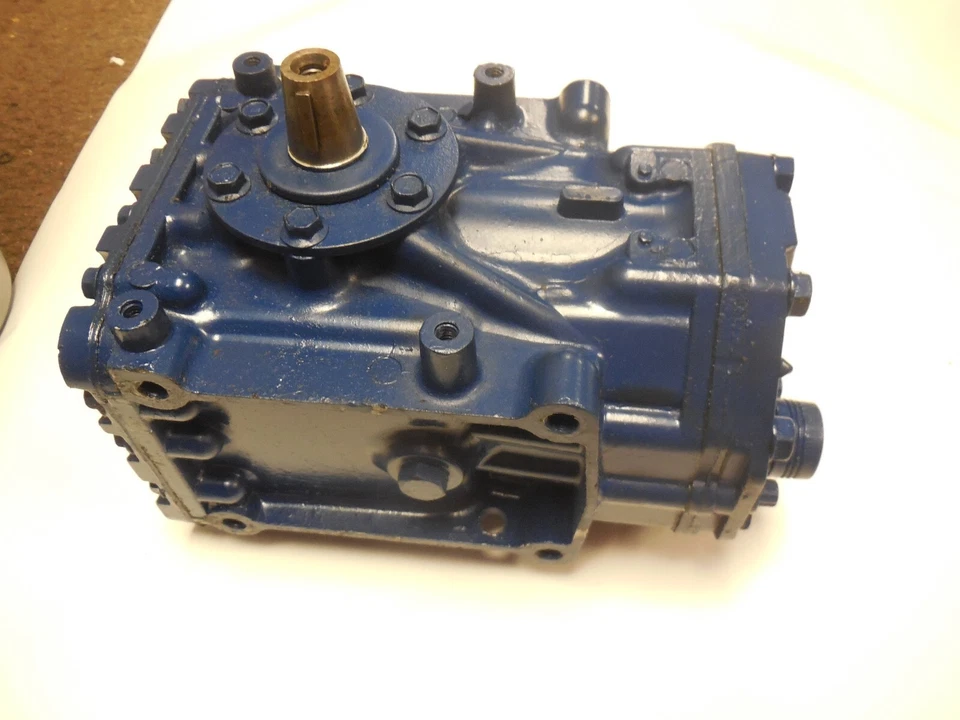 Remanufactured 1963 1964 Ford Galaxie Air Conditioning Compressor C3AZ-19703-C - Image 3 of 4