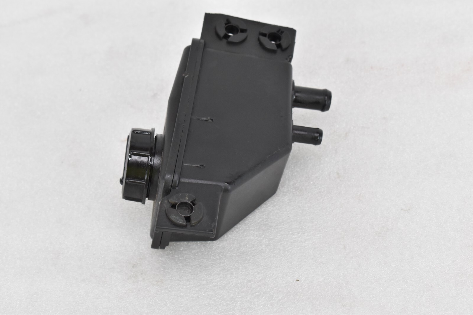 2014-2019 MASERATI GHIBLI SQ4 AWD POWER STEERING OIL RESERVOIR TANK BOOTLE OEM