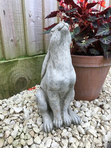 Rabbit Gazing Hare Stone Statue |Animal Bunny Outdoor Decoration Garden Ornament - 第 2/5 張圖片