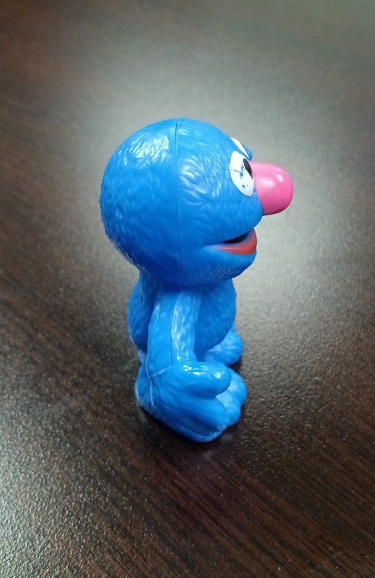 2013 Sesame Street Grover Plastic Figure Toy Cake Topper Used Fast Shipping Toy 