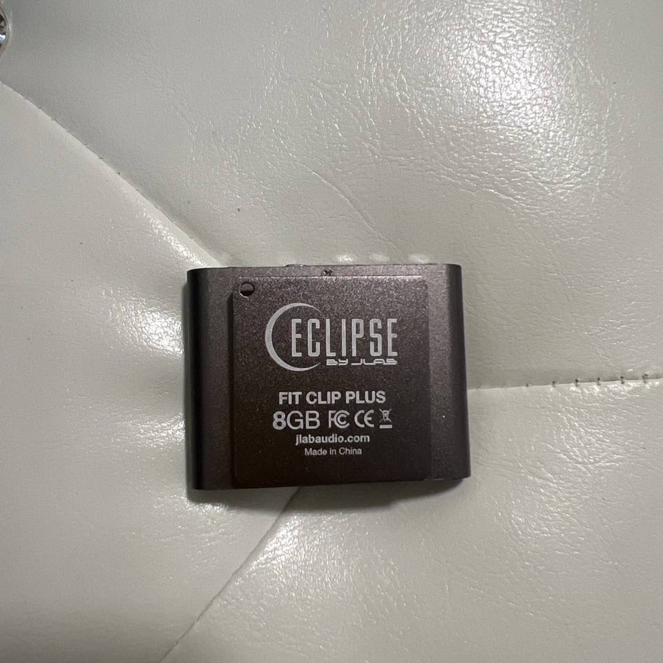 Reproductor MP3 Eclipse Red Clip serie V180 (8 GB) NUEVO EN CAJA Foto 3 de 4