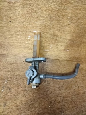 Original Suzuki DR 125 Benzinhahn von 1987 