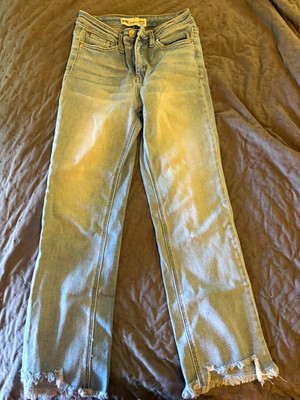YMI Women's Skinny Jeans Slim Fit Light Wash Blue Denim Mid Rise Frayed Hem