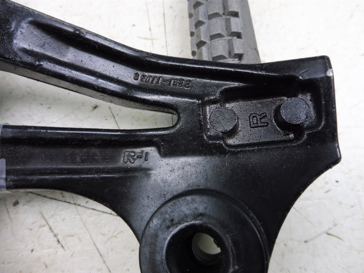 1992 Kawasaki ZX1100 ZX11 K549' right rear passenger foot
