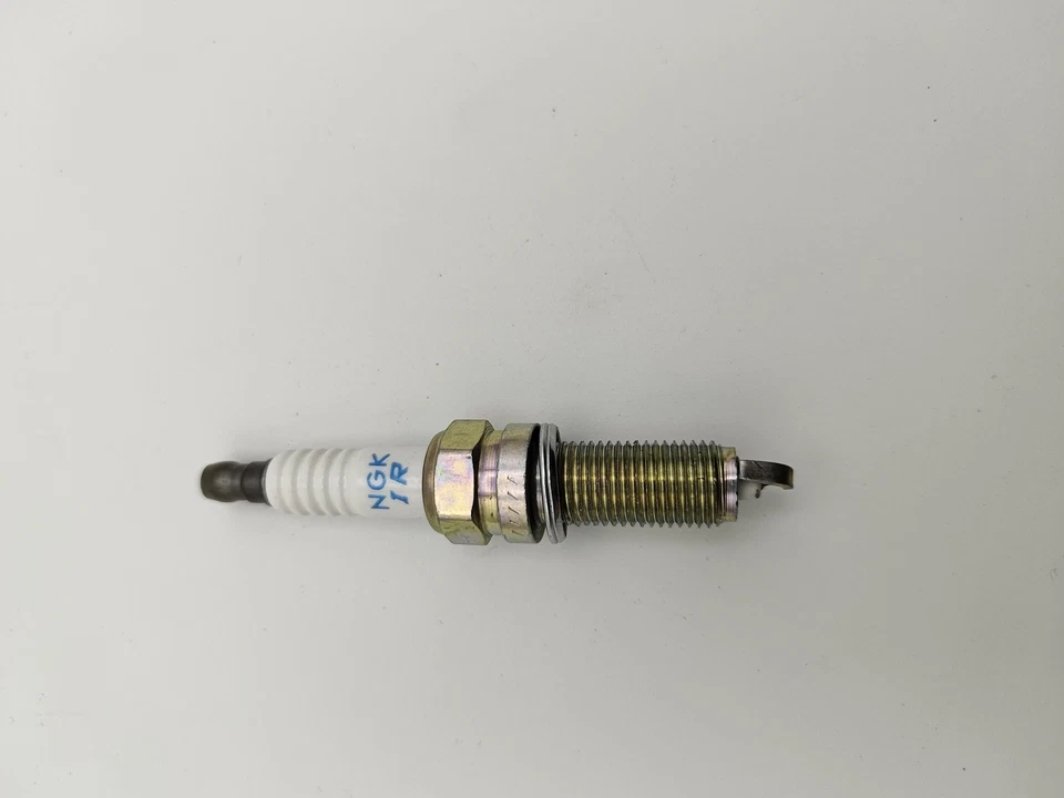 4Pc Spark Plug For ngk Laser Iridium SILZKR6B10E for Kia Hyundai Veloster - Imagem 4 de 4