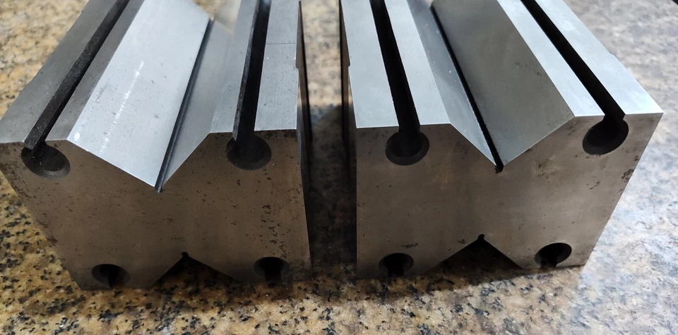 FOWLER PPSc 90 x 70 x 125 VEE BLOQUE CON ABRAZADERAS JUEGO DE 2 Foto 3 de 4