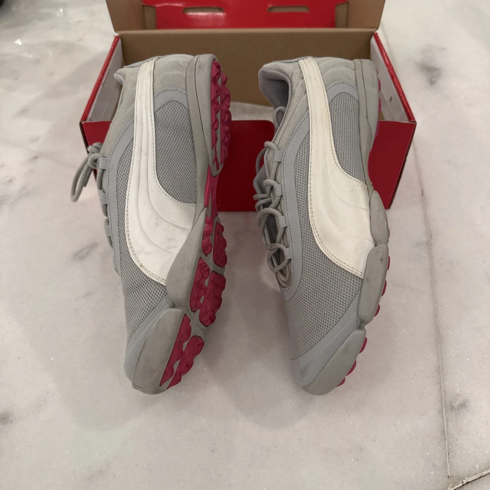Zapatos de golf Puma SunnyLite V2 para dama talla 9 gris medio violeta impactantes de malla rosa Foto 3 de 4