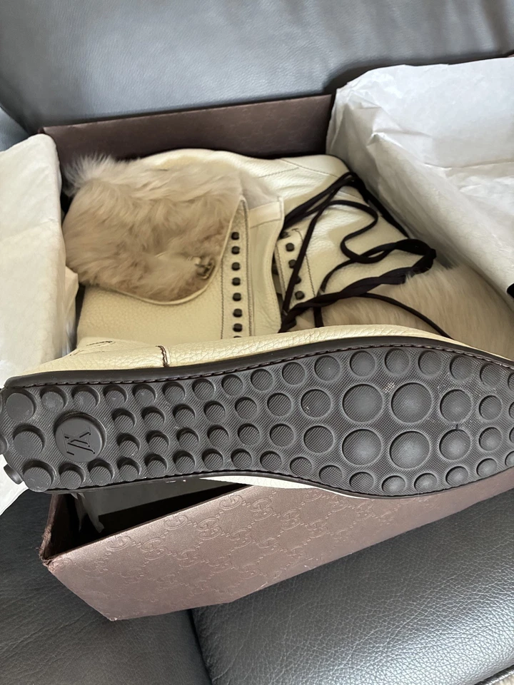 正品路易威登皮革系带/皮草靴,漂亮! 9.5 或 10 女士 — 第 4/4 张图片