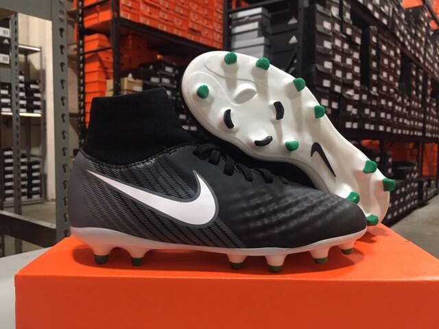 nike factory shop springfield soccer boots