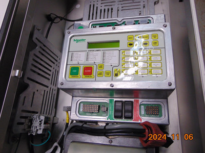 Schneider Electric ADVC2-1070-E Recloser Controller with Enclosure