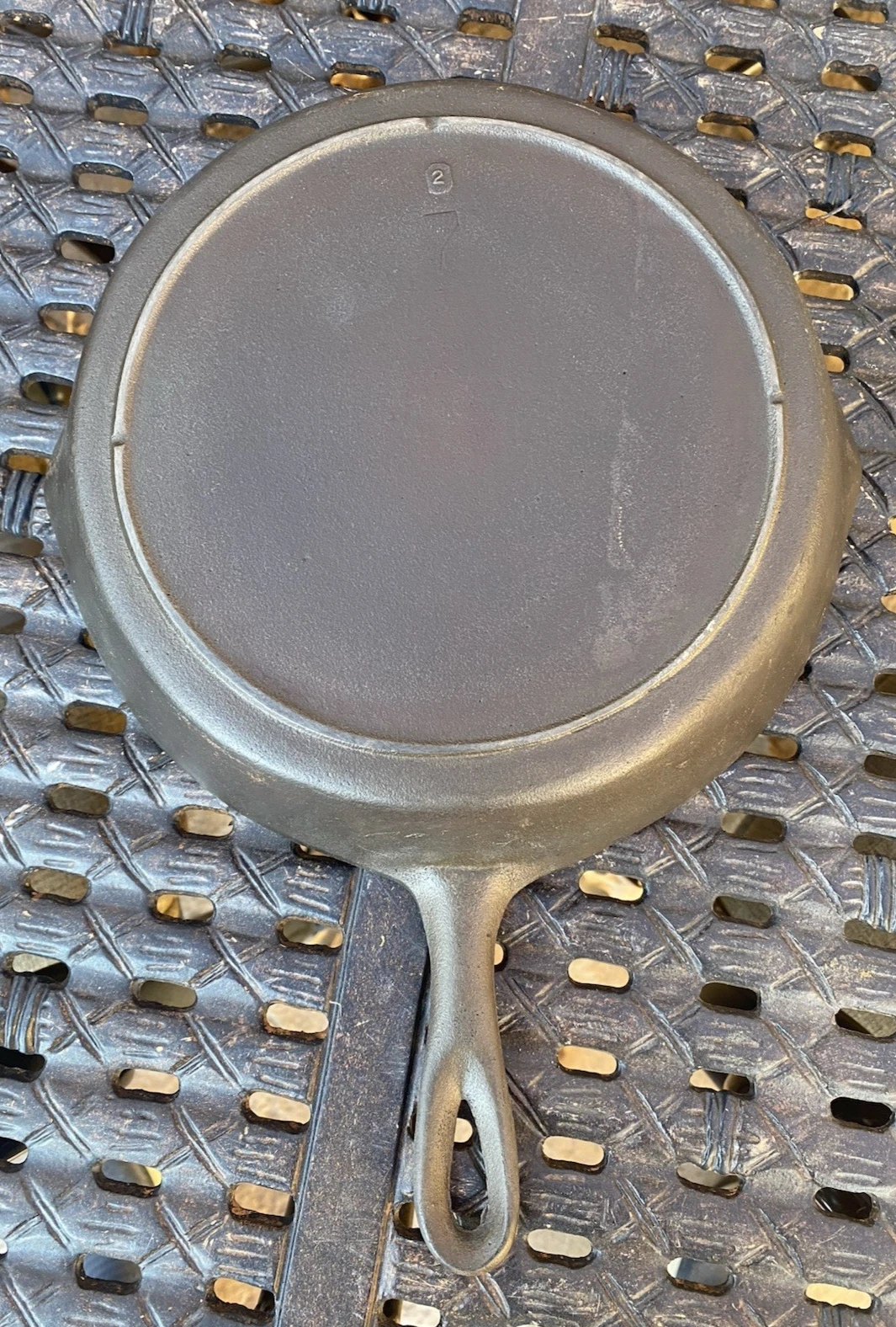 Vintage 3-Notch Lodge #7 Cast Iron Skillet (Blob 2) - RESTORED