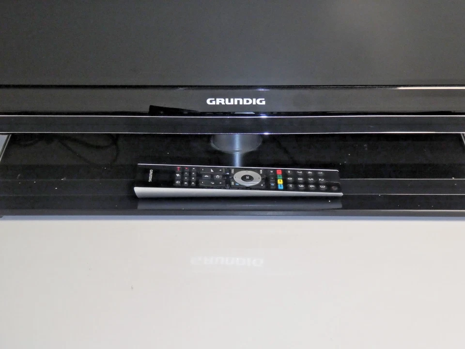 Grundig 46VLE8003 46" 3D LED Smart TV Fernseher, Triple-Tuner, FB, 2J. Garantie - Bild 2 von 4