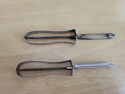 2 Vintage Schäler Kartoffel Gemüse 1 EKCO Schwimmklinge Nee Action - Bild 4 von 10