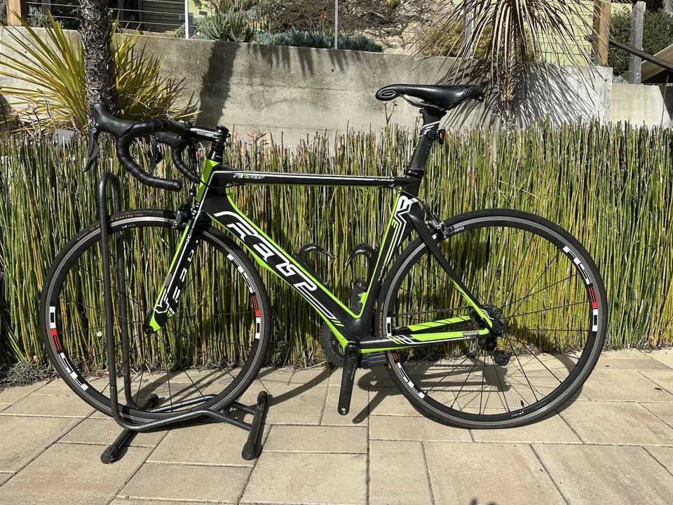 Bicicleta de carretera Felt AR3 Di2 usada Foto 2 de 4