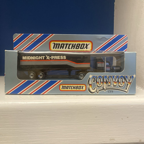Matchbox Convoy CY9 Kenworth Box Truck Midnight X-Press - Picture 1 of 3
