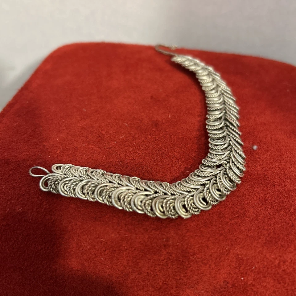 SilverTone Filigree Centipede Dragon Link Flex Bracelet Twisted Wire Hook Clasp - Image 4 of 4