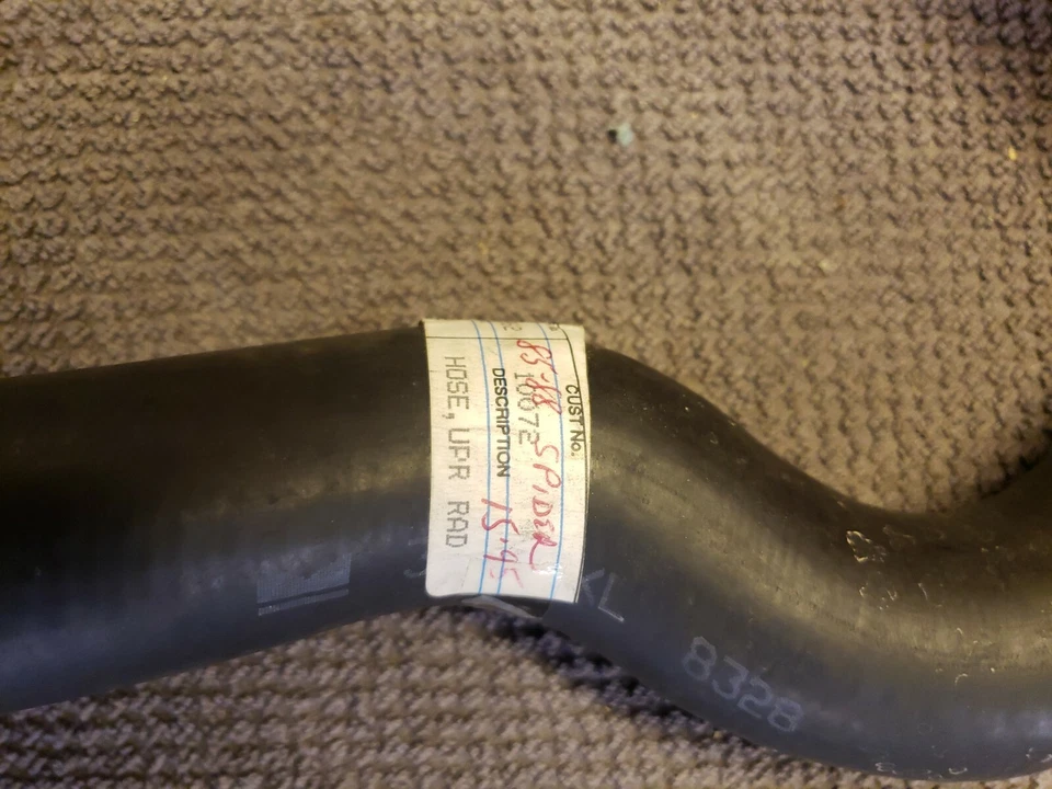 Manguera radiador superior Alfa Romeo 2000 Spider 85-89 y Alfetta 78-79. Nuevo Foto 3 de 3