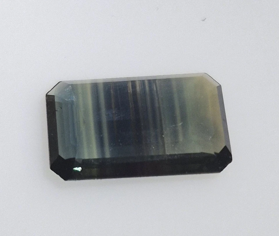 SUPER RARE NATURAL UNHEATED SAPPHIRE ARTISTIC COLOR ZONING 2.22ct - Imagem 4 de 4