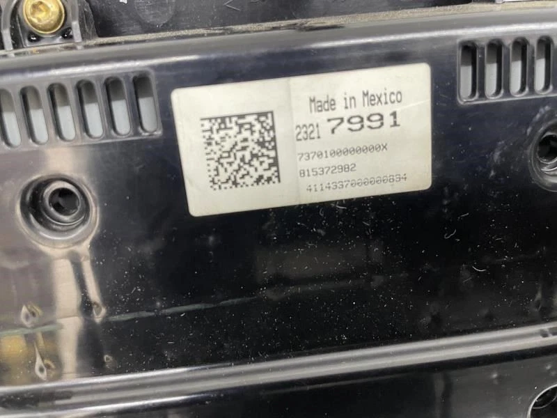 232179 15-16 GMC Canyon OEM 8" Touch Screen Radio Display Control Panel - Image 3 of 4