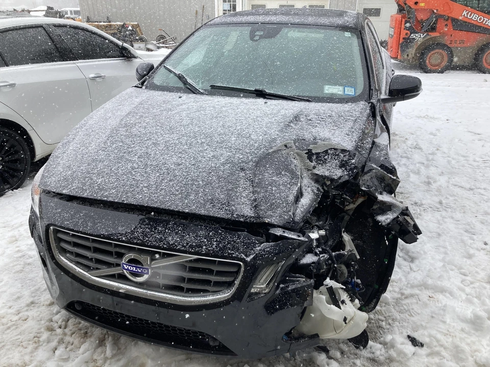 13 VOLVO SERIE 60 Eje Eje Pasajero Siderear S60 (awd) Foto 2 de 4