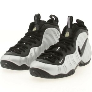 foamposite pro black metallic silver