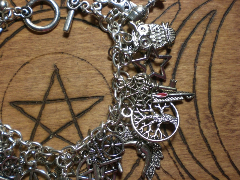 Wicca Bruja Pagana 38 Dijes Pulsera Gato Pentagrama Estrella Árbol Athame Cáliz Dijes Foto 3 de 4