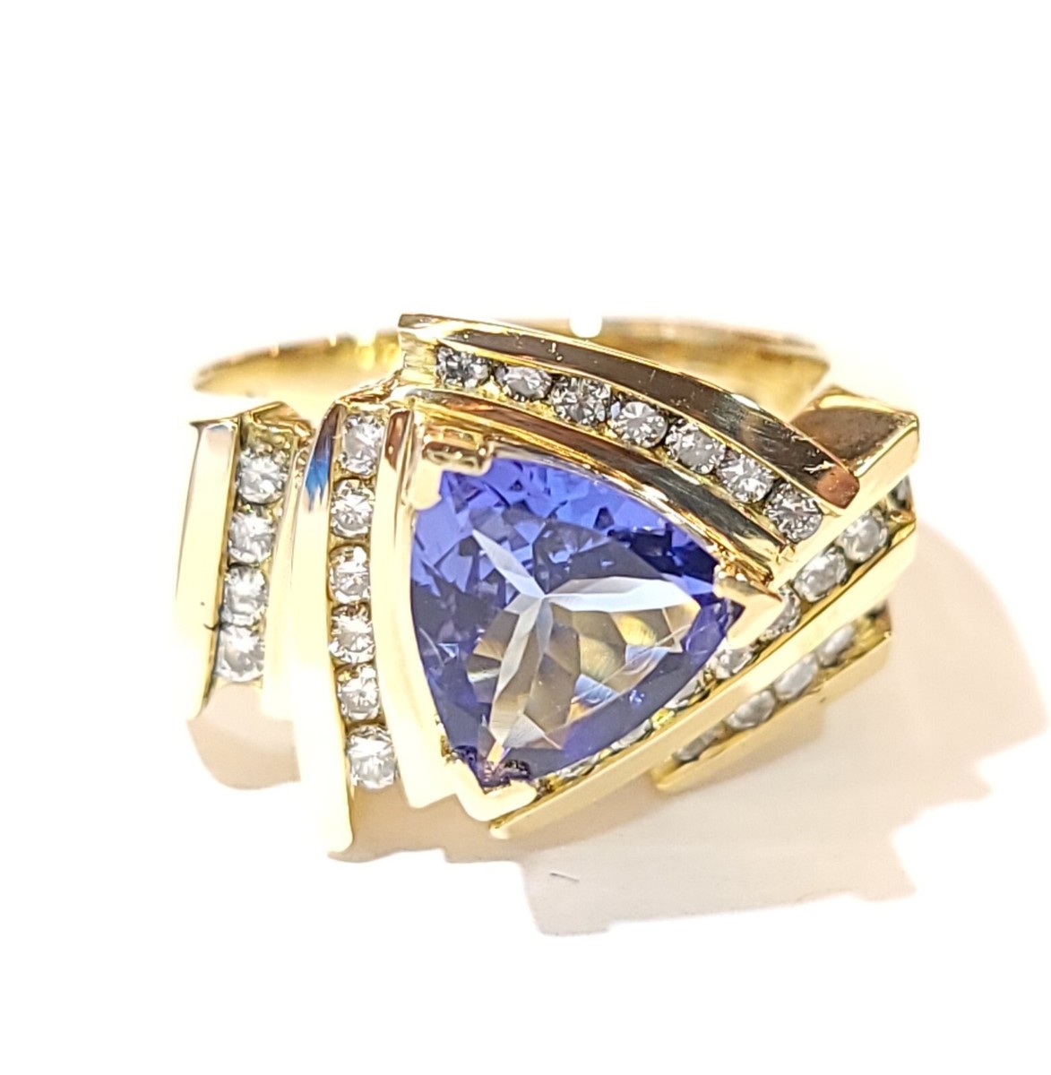 Le Vian 18kt Yellow Gold Ring With Diamonds And Tanzanite (#89)