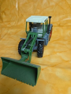 Siku 3551 Farmer Fendt Xylon Traktor 1:32 mit Schaufellader