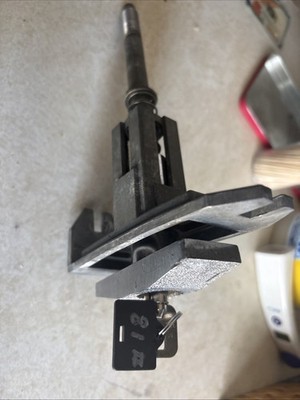 Dixie Narco T handle with posts (for coin chute) includes lock and One keys